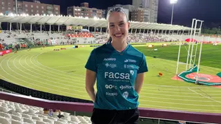 Carmen Avilés sube al cajón con una plata en el 4x400 del Campeonato de España