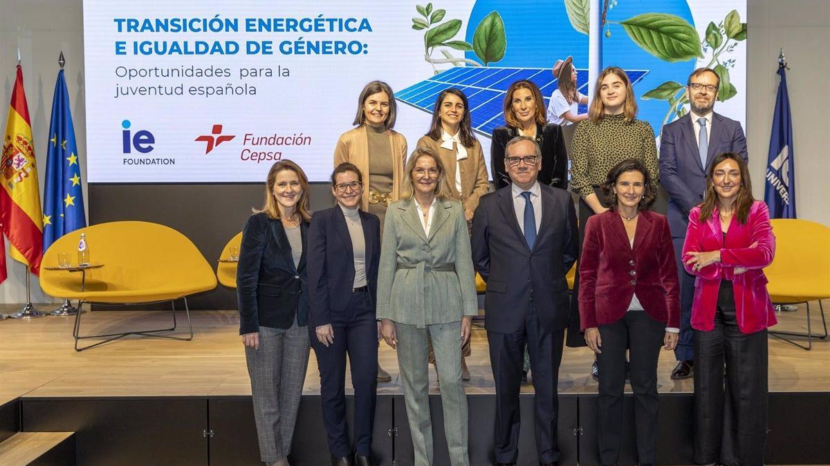 El 72% de jóvenes españoles tiene un alto nivel de concienciación sobre el cuidado del medio ambiente, según el estudio.