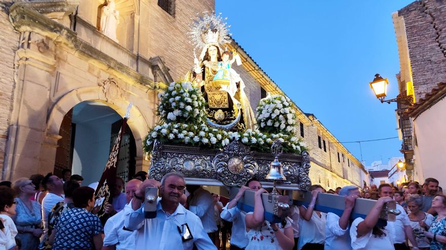Gran devoción en torno a la Virgen del Carmen de Bujalance