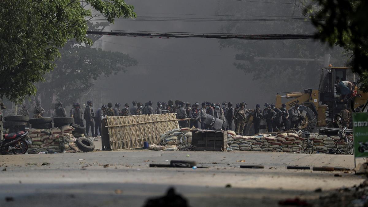 Represión policial en Birmania