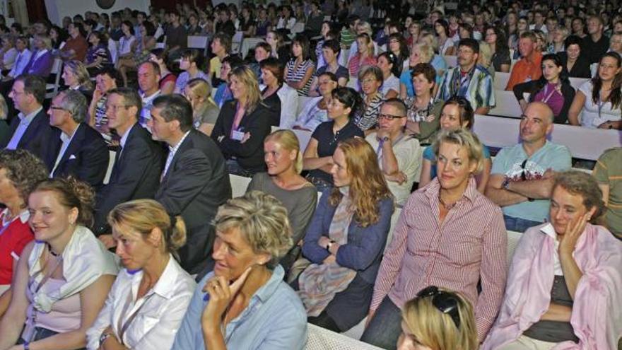 Cientos de agentes de viajes asistieron al acto de Rewe.