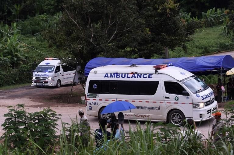 Rescatados todos los 12 niños y el monitor que quedaron atrapados en una cueva de Tailandia