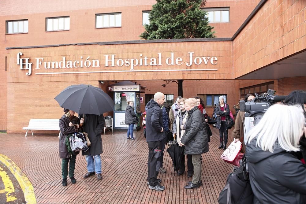 Los dos marineros que pasaron alrededor de doce horas en alta mar, frente a la costa del Cabo Peñas, después de que su embarcación se hundieran cuando estaban de pesca, recibieron hoy el alta médica en el Hospital de Jove de Gijón