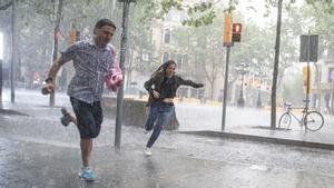 El tàlveg polar arriba a Catalunya: ¿plourà a Barcelona diumenge?