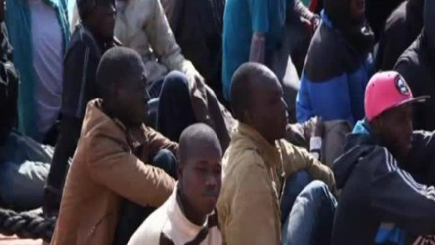 Miles de inmigrantes son rescatados en las costas de Lampedusa