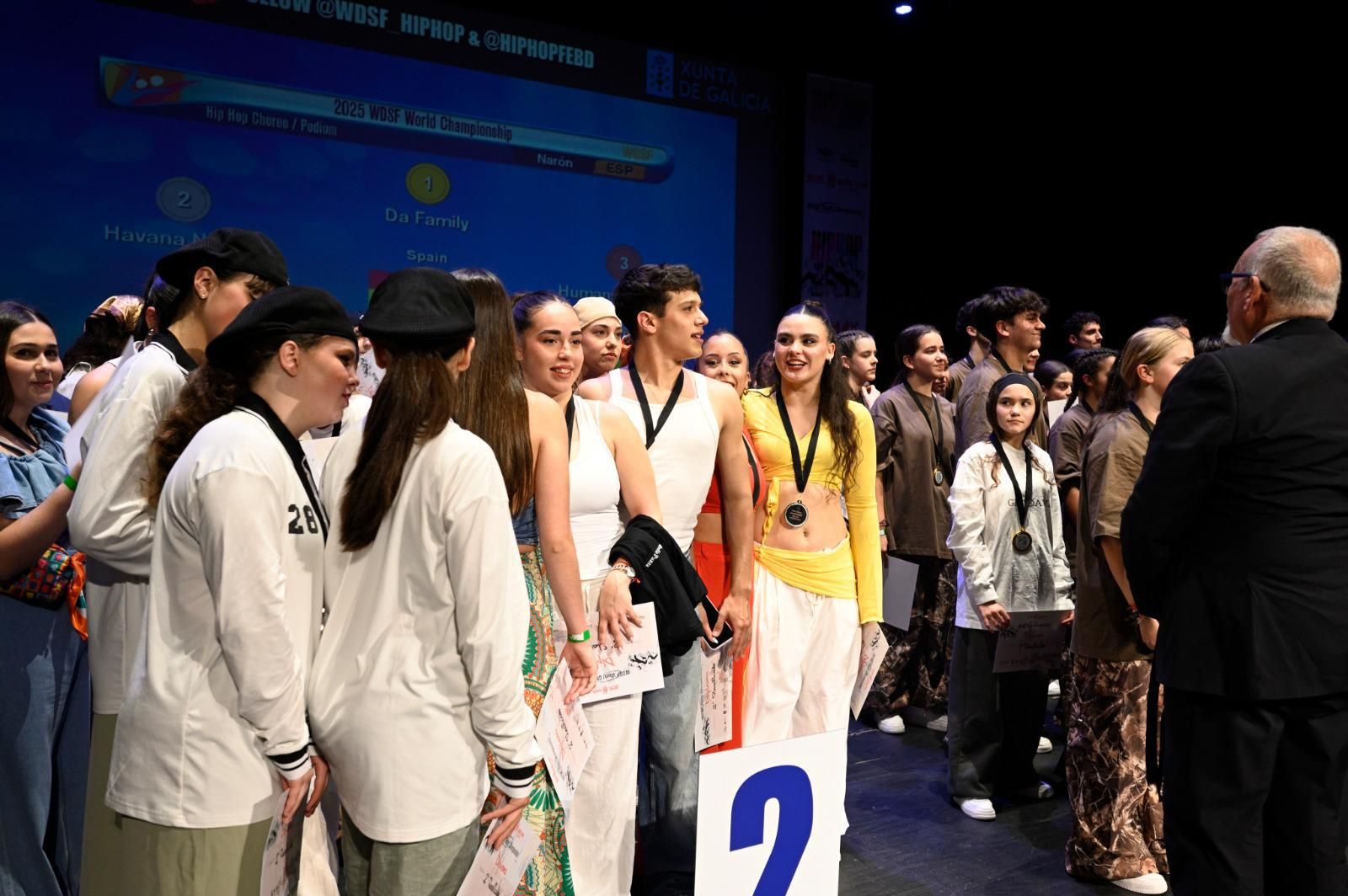 Los bailarines vigueses copan los podios del Mundial de hip-hop de Narón