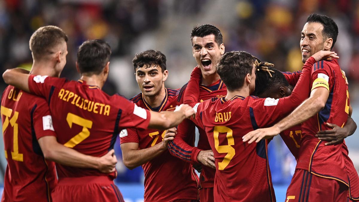 La selección española celebra el gol de Álvaro Morata ante Japón en la fase de grupos del Mundial de Catar.