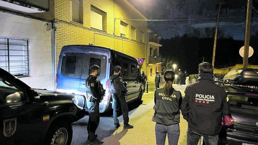 Las asociaciones de la Guardia Civil rechazan ceder a los Mossos el &quot;objetivo estratégico&quot; de puertos y aeropuertos