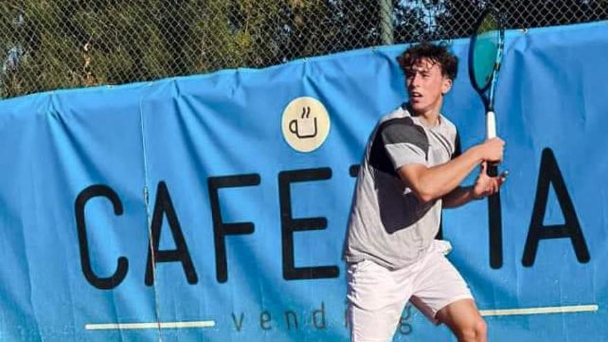 Sergi Fita en un partido de tenis.