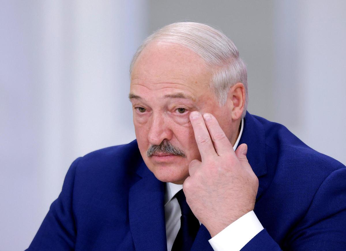 Lukashenko es investido presidente de Bielorrusia hasta 2030.