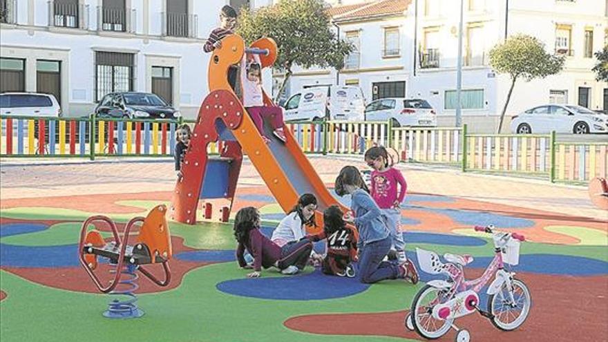 Destinan 21.500 euros a mejorar una zona infantil junto a Ronda del Canillo