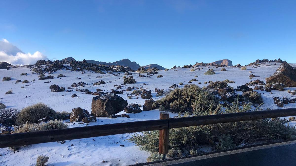 La nieve que trajo la DANA al Teide