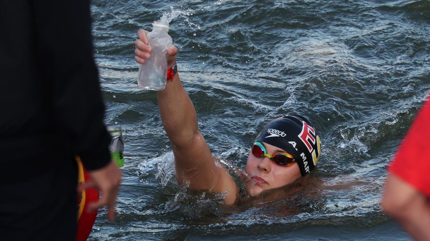 Ángela Martínez gana los 10 kilómetros de la Copa del Mundo de Aguas Abiertas en Ibiza