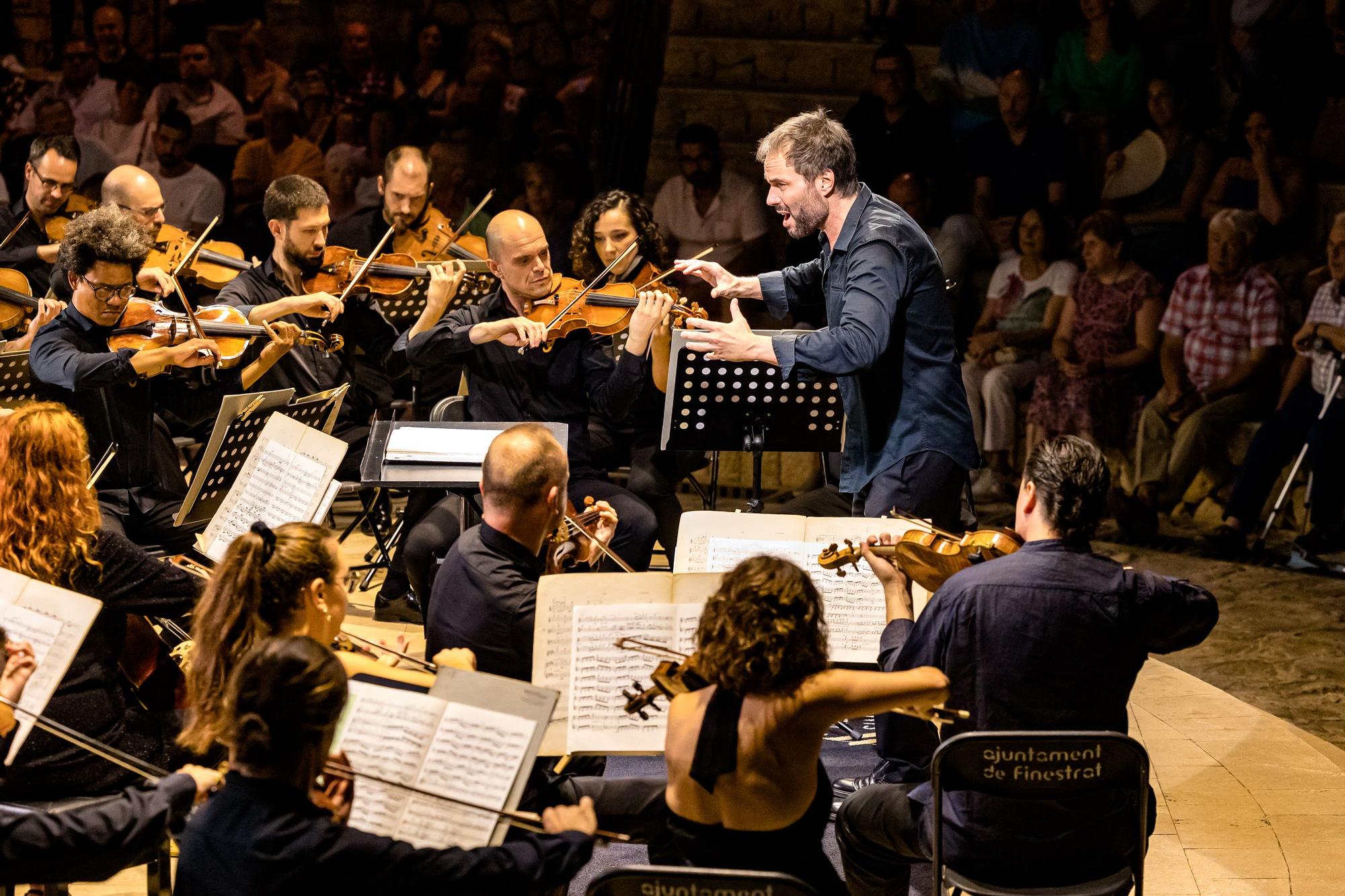 Concierto extraordinario ADDA SIMFÒNICA en Finestrat a cargo del director alterno Josep Vicent en el Auditori del Castell