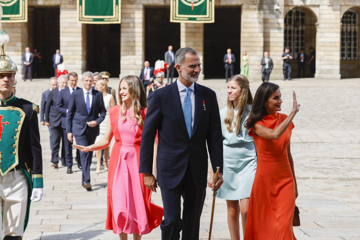 Los Reyes, Leonor y Sofía presiden en Santiago los actos del día del apóstol