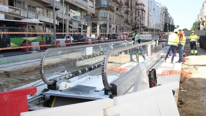 La primera rampa mecánica de la Gran Vía ya está instalada