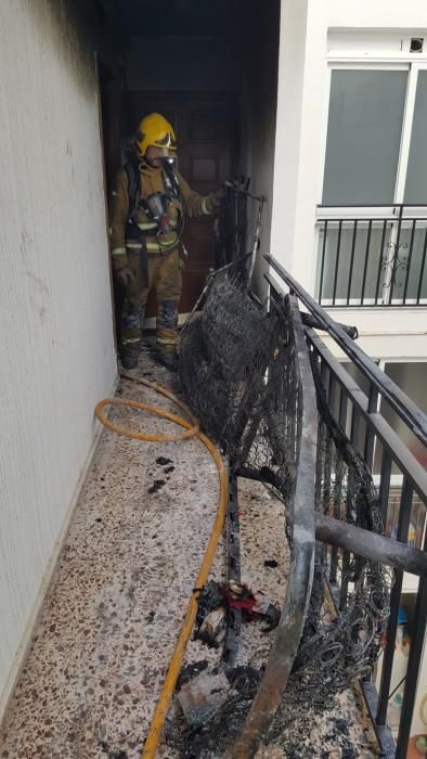 Cien vecinos desalojados por un incendio en una casa de Calp