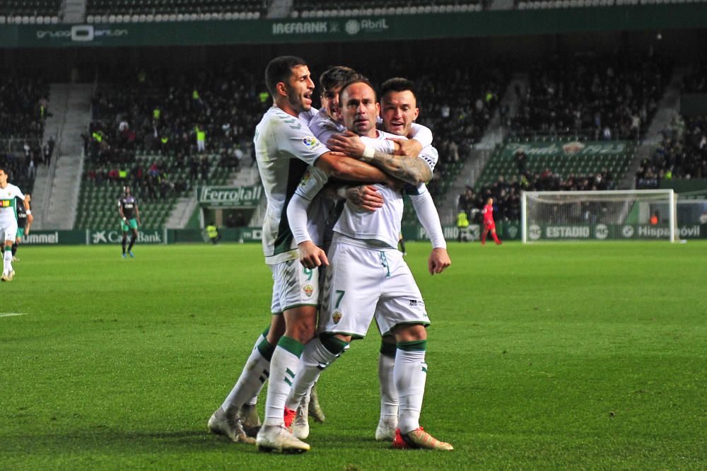 Las mejores fotografías del partido entre el Elche y el Racing de Santander