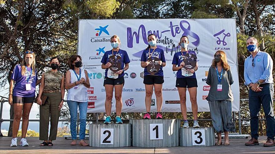 Podio femenino, con las ganadoras y autoridades. | PONÇ BOVER