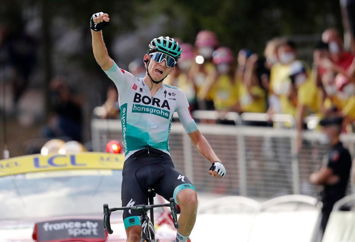 Cycling - Tour de France - Stage 16 - La Tour-du-Pin to Villard-de-Lans - France - September 15, 2020. BORA-Hansgrohe rider Lennard Kaemna of Germany wins the stage. Pool via REUTERS/Christophe Ena