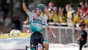 Cycling - Tour de France - Stage 16 - La Tour-du-Pin to Villard-de-Lans - France - September 15, 2020. BORA-Hansgrohe rider Lennard Kaemna of Germany wins the stage. Pool via REUTERS/Christophe Ena