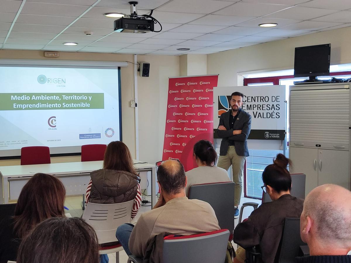 Una formación en la sala polivalente del centro de empresas.