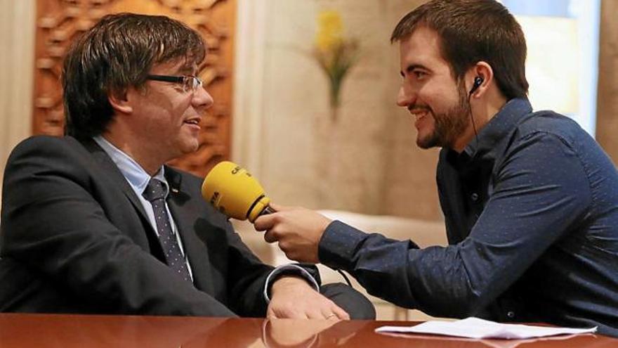 Puigdemont es va sotmetre a Ricard Ustrell el Dia Mundial de la Ràdio