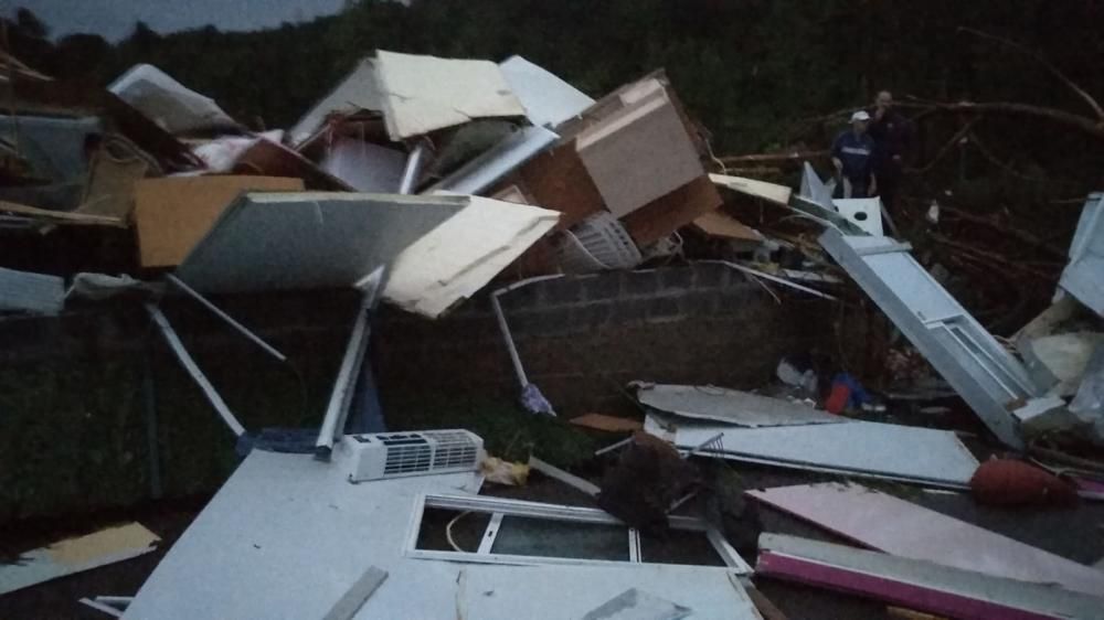 Un tornado destrossa un càmping a Gualba