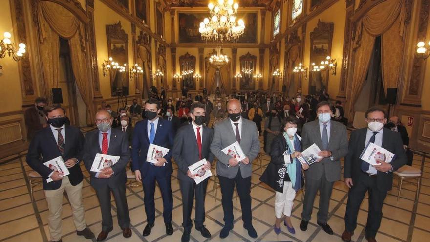 Autoridades asistentes a la presentación del Anuario Económico en el Círculo de la Amistad