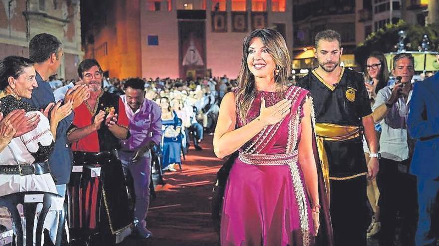 Moros y Cristianos desfilan separados por primera vez