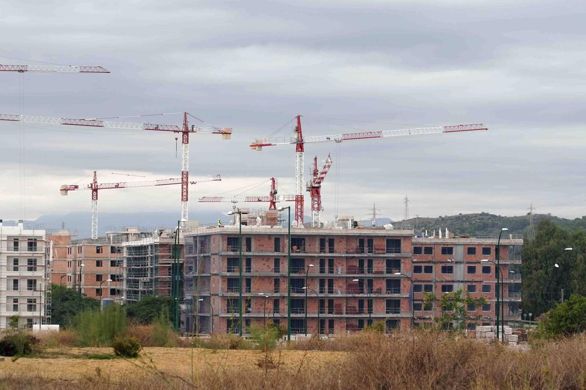 Construcción de nuevas viviendas en Teatinos