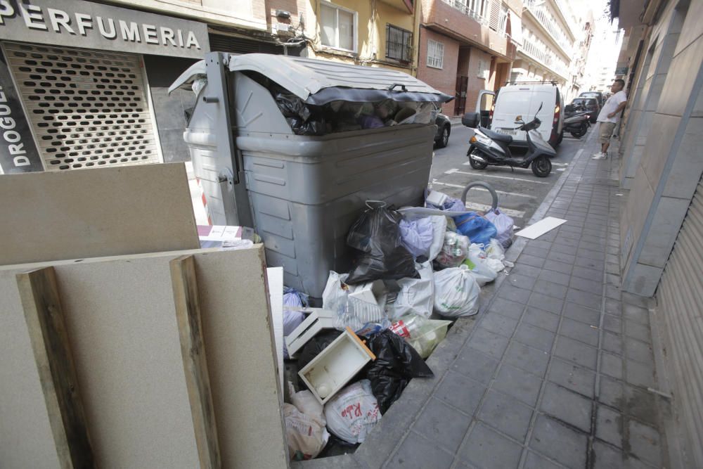 Basura en las calles de Alicante