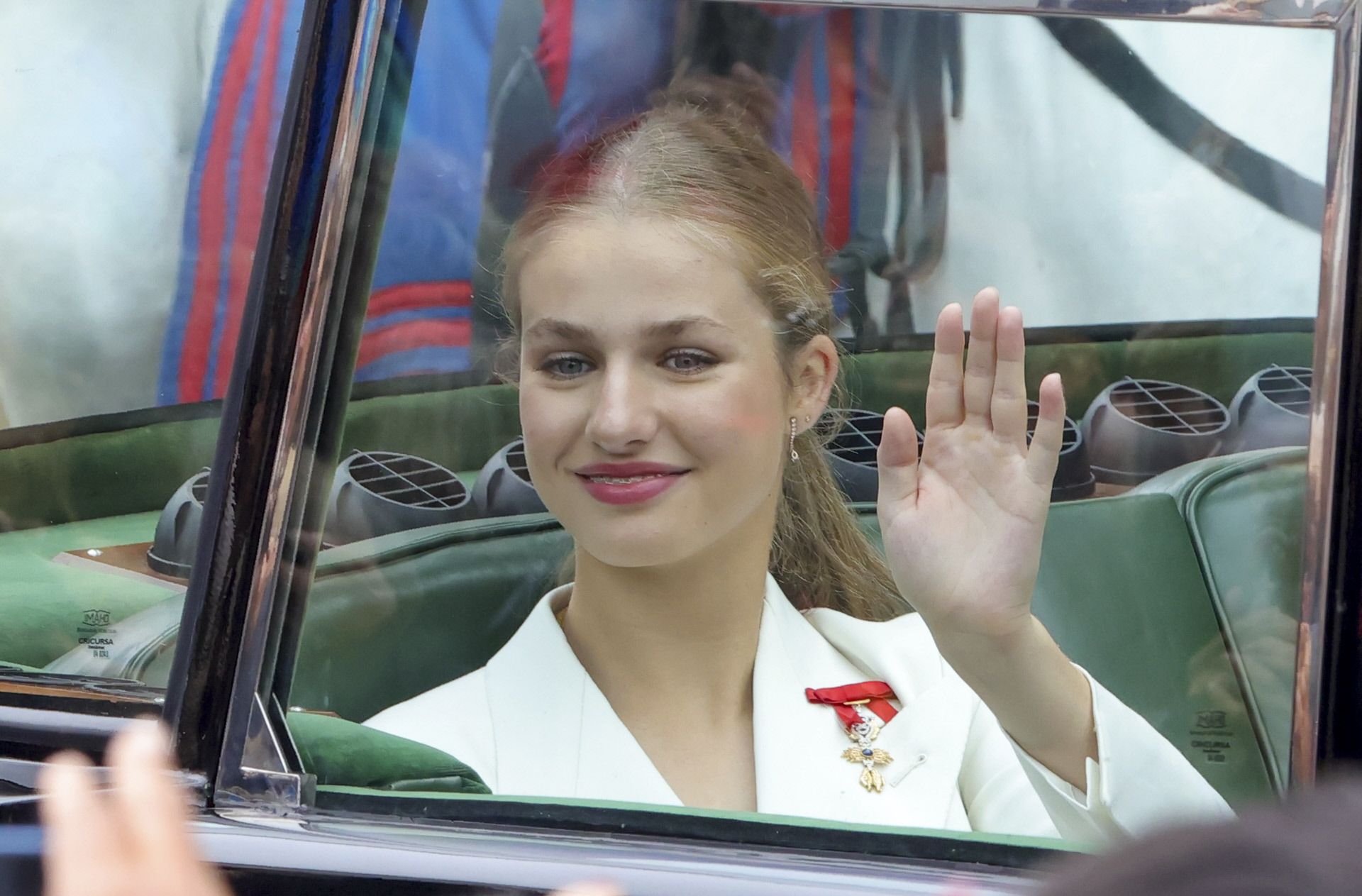La princesa Leonor saludando el día de su 18 cumpleaños