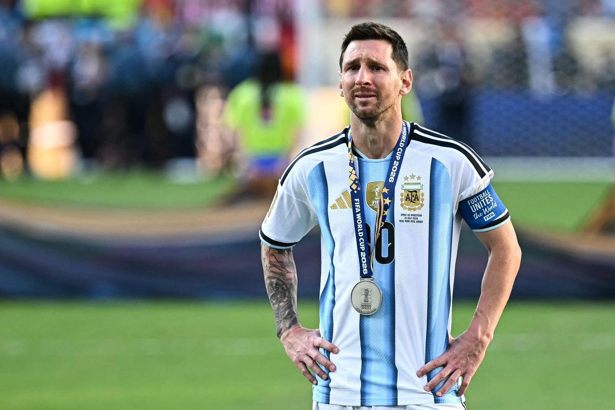 Lionel Messi observa tras la derrota durante la final del Mundial de 2026 entre España y Argentina, disputada en el estadio New York New Jersey. Lionel Messi observa tras la derrota durante la final del Mundial de 2026 entre España y Argentina, disputada en el estadio New York New Jersey.