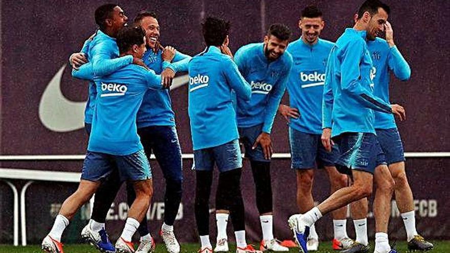 Els jugadors del Barça van entrenar ahir a la Ciutat Esportiva Joan Gamper.