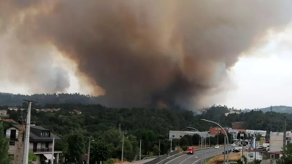 Se restablece la alta velocidad entre Galicia y Madrid tras 5 horas pausada por las llamas en Ourense
