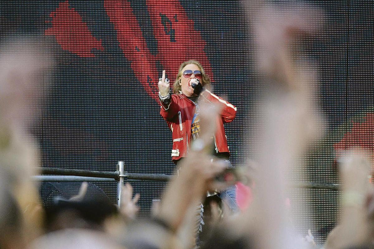 Guns &amp; Roses da su nostálgico adiós de rock al Vicente Calderón
