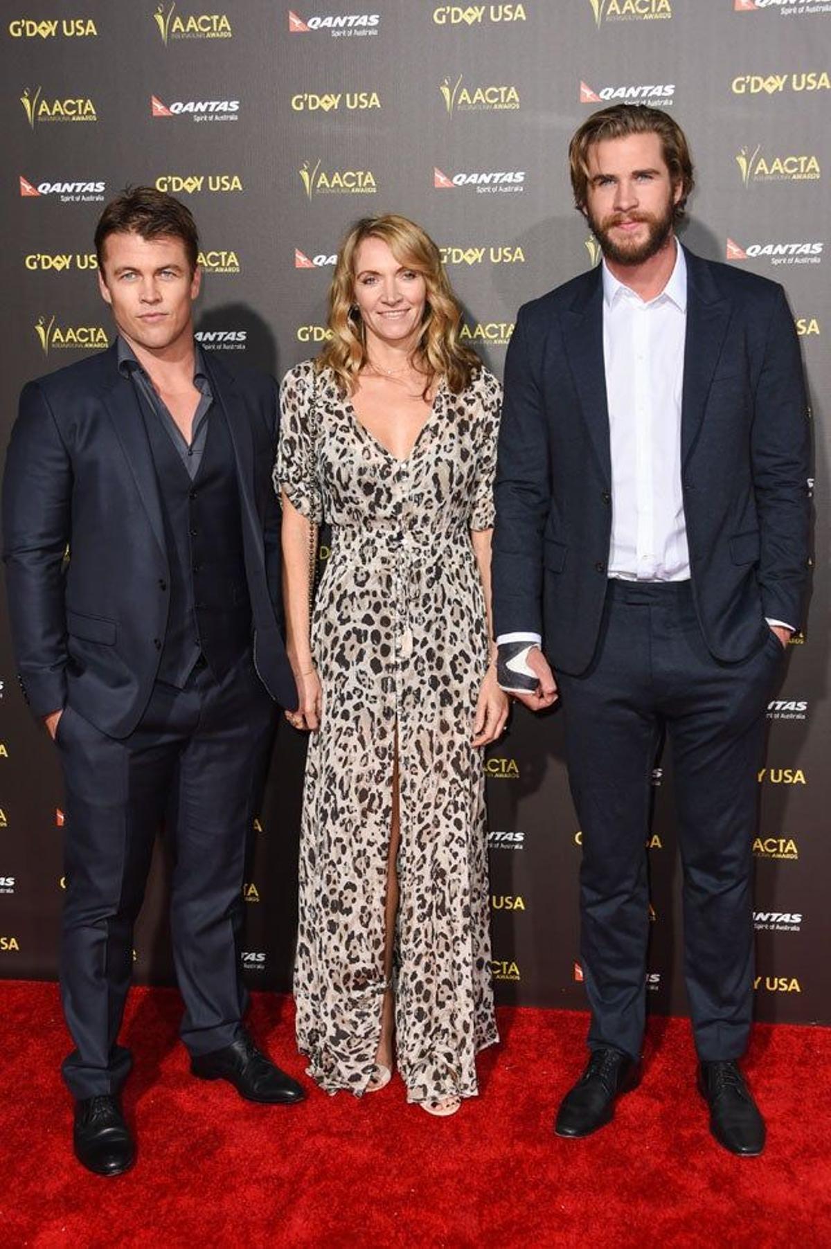 Luke, Samantha y Liam Hemsworth en la 2015 G'Day Gala para la entrega de premios AACTA International