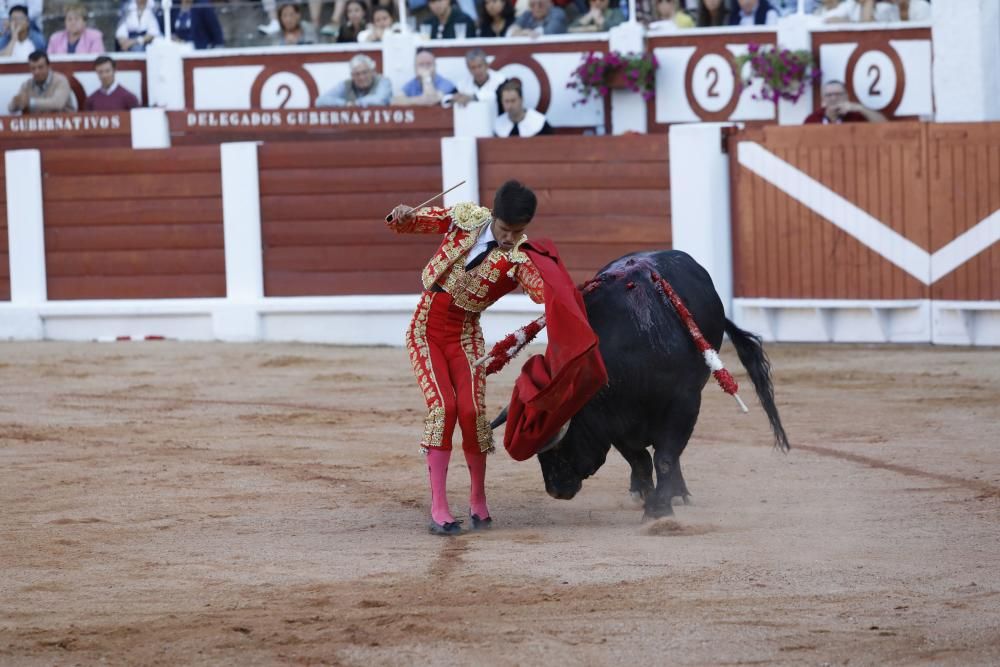 Novillada con picadores en El Bibio