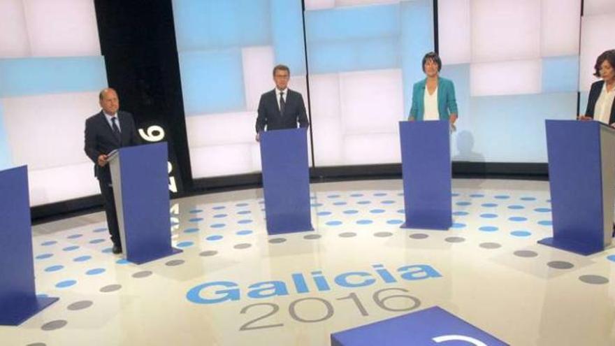 Los cinco candidatos, ayer, durante el debate electoral.