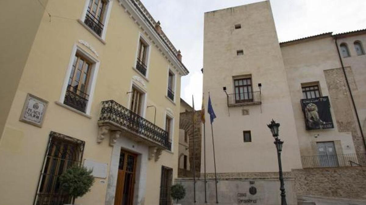 El Ayuntamiento de Albaida.