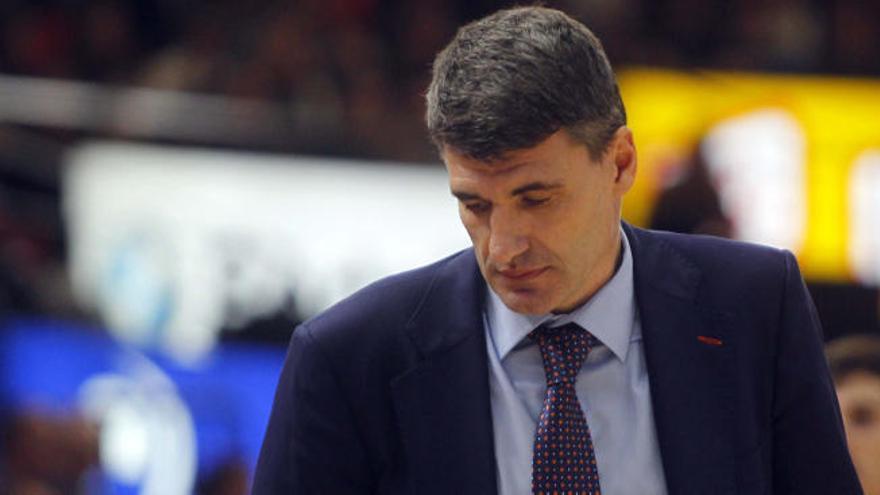 El Valencia Basket destituye a Velimir Perasovic