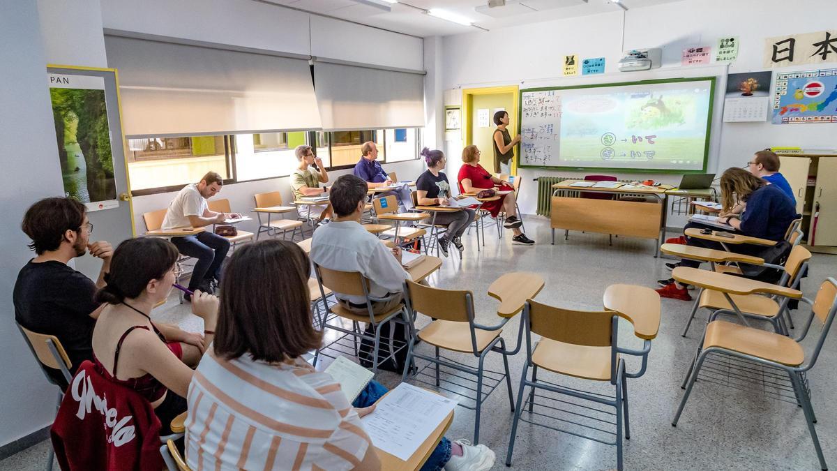 Clase de japonés en la Escuela oficial de idiomas