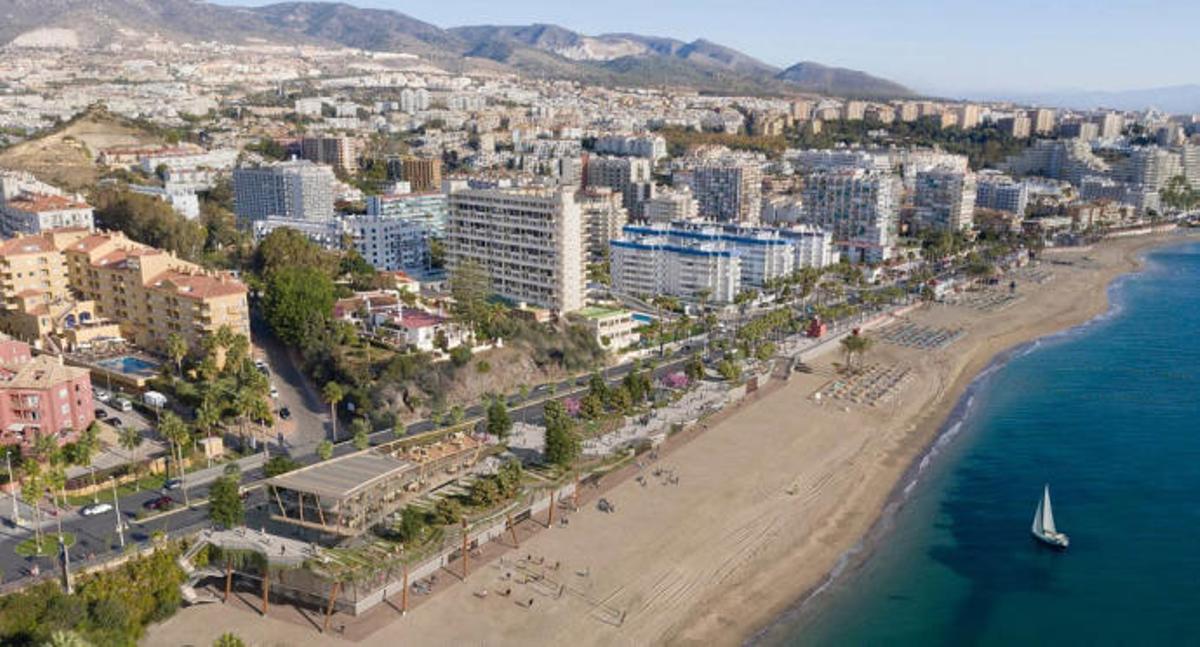 Benalmádena cede el uso de la parcela para un parking en el paseo marítimo
