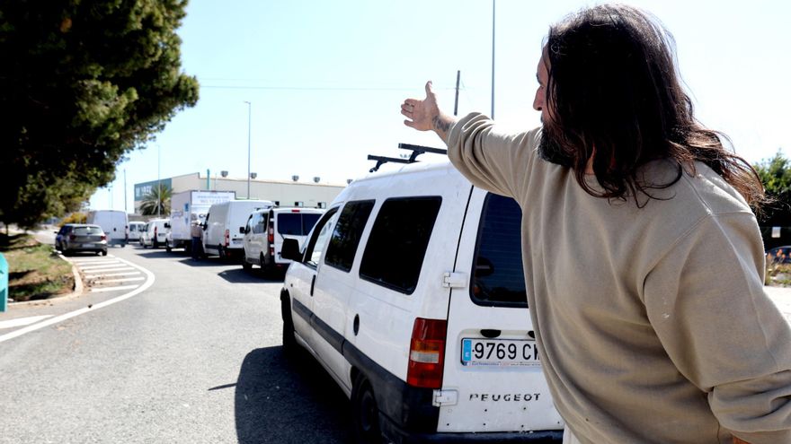 El PSOE de Alicante pide más contendores en el ecoparque de Aguamarga ante el colapso