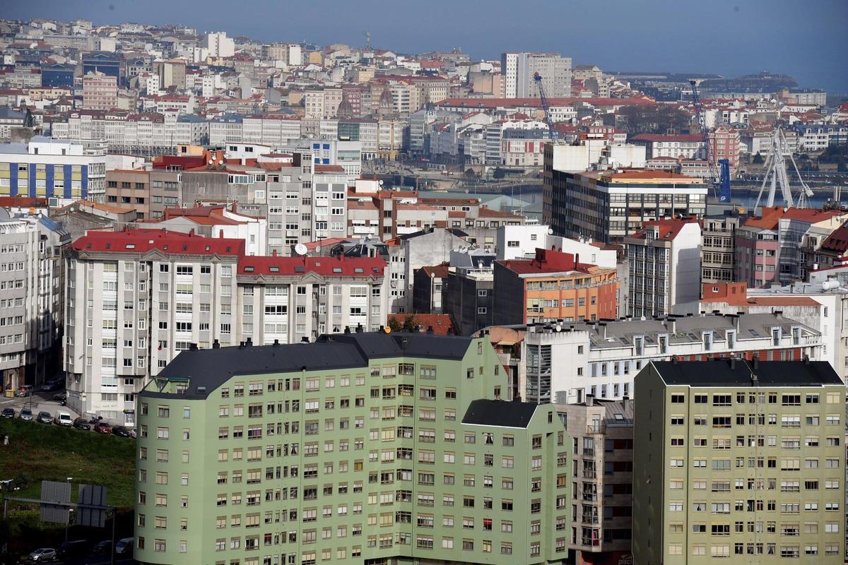 Vista de edificios en el casco urbano de A Coruña.