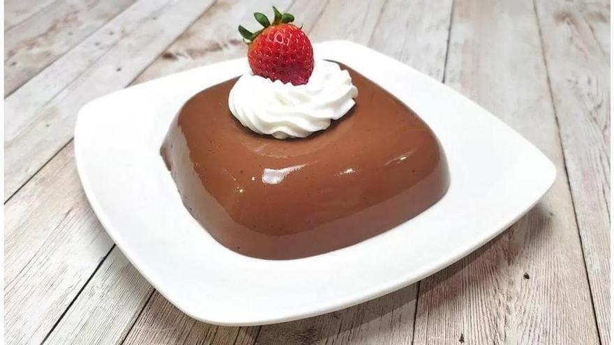La receta puede ir ampliándose para hacer también un pastel muy sabroso de chocolate