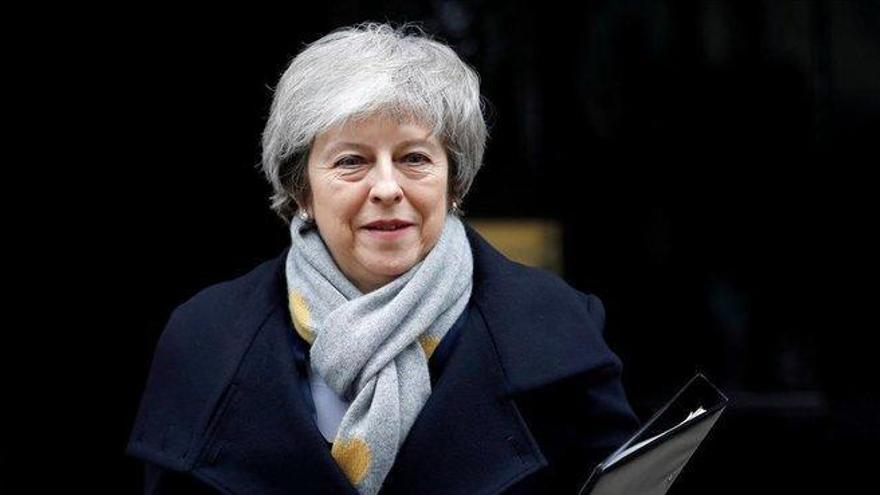 Máxima presión sobre Theresa May para una dimisión inmediata