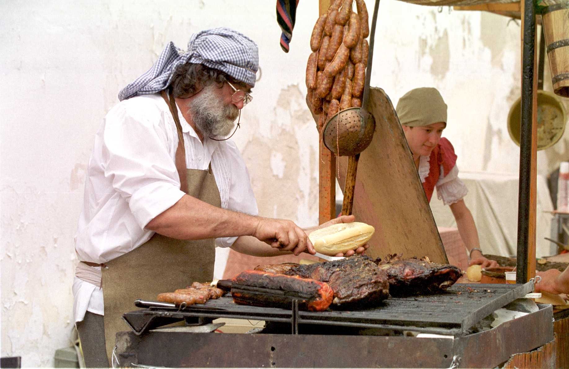 Primera edición en el año 2000 de la Feria Medieval de Ibiza.