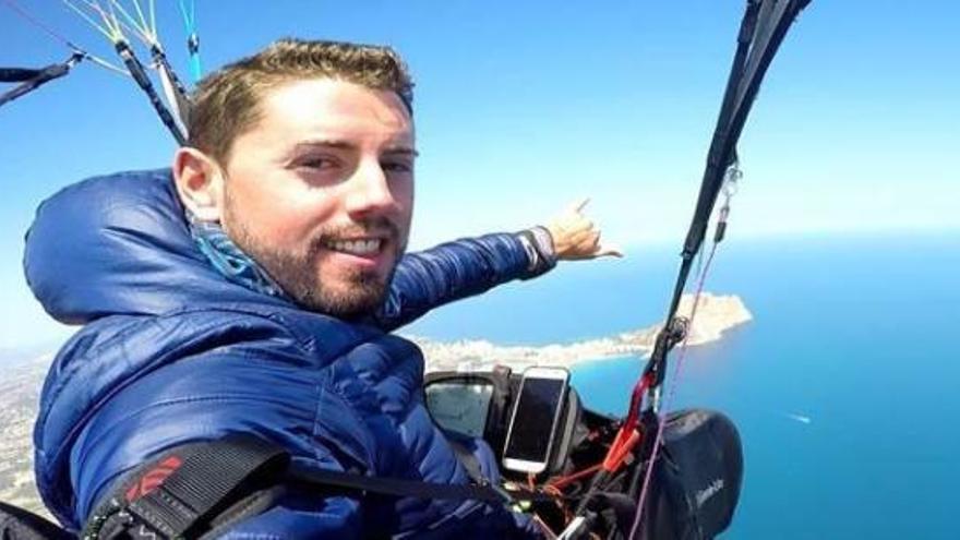 Mor un «youtuber» en saltar en paracaigudes a Alacant